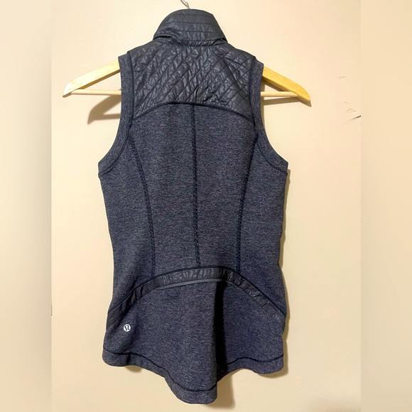 Lululemon Women’s Lightweight Full Zip Up Vest Dark Grey Size 4 - Picture 4 of 6